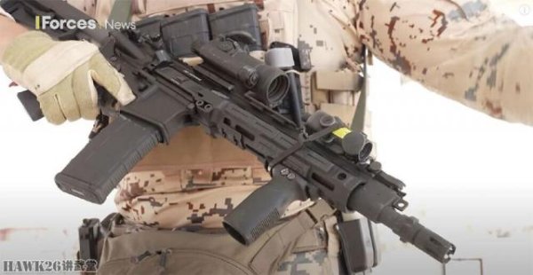 股民钱包 爱沙尼亚士兵夏季武器装备展示 配备高档AR步枪 黑克勒-科赫手枪