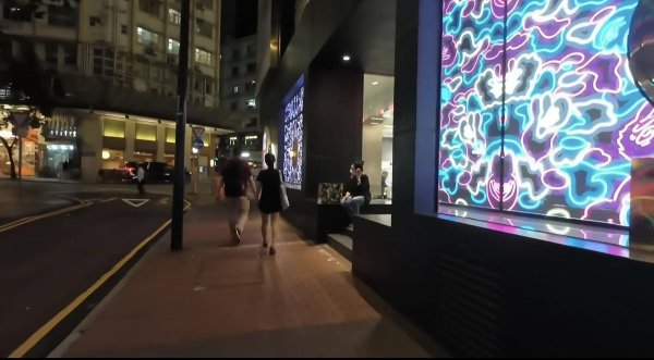 创通网 邱淑贞普陀山礼佛归来彻底沦为普通人，坐在商场门口发语音无星味