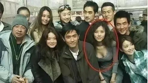 鼎合网配资 当初她就是个默默无闻的小透明，结果现在变成了大名鼎鼎的王夫人